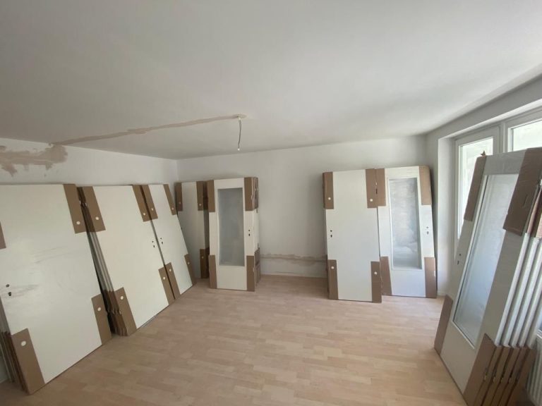 Sanierung und Innenausbau von Wohnungen – 52