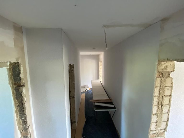 Sanierung und Innenausbau von Wohnungen – 49
